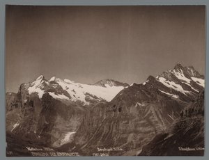 Widok na Wetterhorn, Berglistock i Schreckhorn w Alpach Berneńskich Panorama Jungfraukette (tytuł serii na obiekcie)