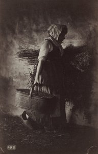 Chłopka niosąca kosz i siano, ok. 1930 r. 1870.