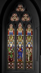 Św. Tomasz, Św. Jakub Wielki i Św. Jakub Mniejszy, 1849 (witraże) autorstwa Augustus Welby Northmore Pugin