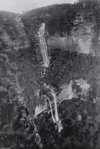 Nowa Południowa Walia: Wentworth Falls (zdjęcie czarno-białe) autorstwa Australian Photographer