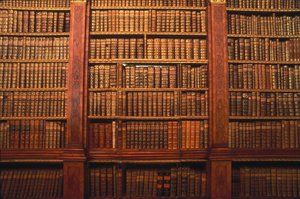 Półka na książki autorstwa Austrian School