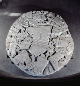 Rzeźba przedstawiająca rozczłonkowanie bogini księżyca Coyolxauhqui, znaleziona u stóp bliźniaczej piramidy w Tenochtitlan, późny okres postklasyczny (1300-1521) (patrz także 97326)