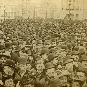 Tłum na otwarciu wystawy kolumbijskiej, Chicago, Illinois, USA, 1893.