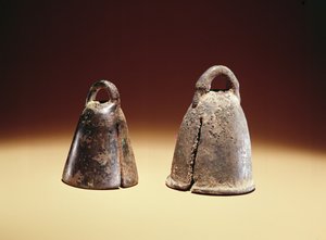 Dzwonki dla koni, z Babilonu, Irak, ok. 700 pne (brąz)