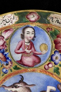 Misa z pokrywką, spodek i łyżka z dekoracją astrologiczną, początek XIX w. autorstwa Baqir
