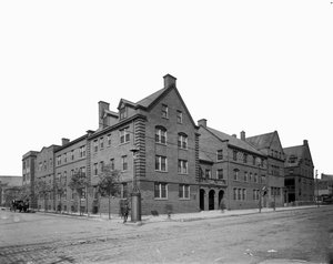 Hull House, Chicago, Illinois, USA, ok. 1905 (zdjęcie czarno-białe) autorstwa Barnes and Crosby
