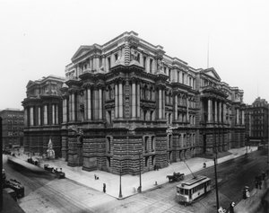 Widok na ratusz w Chicago i gmach sądu hrabstwa Cook, ok. 1900 r autorstwa Barnes and Crosby Barnes and Crosby