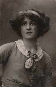 „Panna Gabrielle Ray, 1883-1973, jako Daisy w Dolarowej Księżniczce”, ok. 1930.