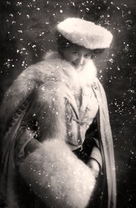 Denise Orme 1885-1960, śpiewaczka w sali koncertowej, początek XX wieku.
