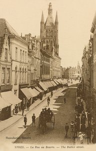 Rue au Beurre, Ypres autorstwa Belgian Photographer