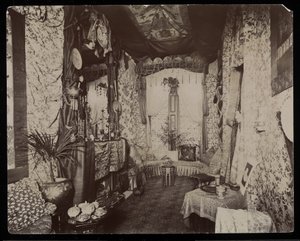 Ozdobny salon w rezydencji Blakely Hall przy 11 West 45th Street, Nowy Jork, 1896-98 (srebrny odbitka żelatynowa) autorstwa Byron Company