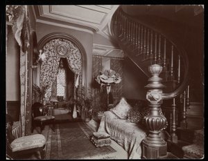 Ozdobny salon w rezydencji Blakely Hall przy 11 West 45th Street, Nowy Jork, 1896-98 (srebrny odbitka żelatynowa) autorstwa Byron Company