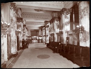 Lobby i recepcja w hotelu Hoffman House, 1907 (srebrny odbitka żelatynowa)