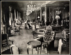 Salonik w hotelu Knickerbocker, 1906 (odbitka żelatynowa)