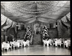 Sala recepcyjna w hotelu Ritz-Carlton, 1915 lub 1916 (odbitka żelatynowa)