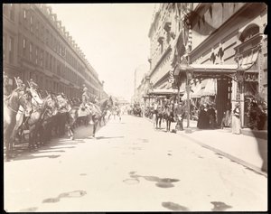 Sztab gubernatora w oczekiwaniu na przybycie Li Hung Chang w hotelu Waldorf Astoria, Nowy Jork, 1896 (srebrny odbitka żelatynowa)
