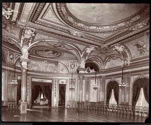Sala balowa w Hotelu Savoy, ok. 1895-96 (srebrny odbitka żelatynowa) autorstwa Byron Company