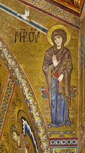 Apsyda: Dziewica Zwiastowania, bizantyjska mozaika ze złotym tłem w tympanonie apsydy (mozaika) autorstwa Byzantine