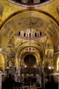 Architektura bizantyjska: widok transeptu południowego (z kopułą pod wezwaniem św. Leonarda), rozeta. 1542-1551 Basilica di San Marco (Bazylika św. Marka), Wenecja