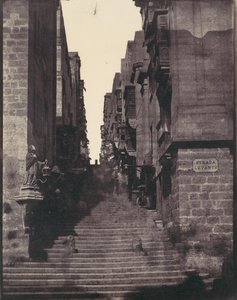 Strada Levante, Valletta, Malta, lata 50. XIX wieku. autorstwa Calvert Jones