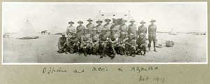 Oficerowie i podoficerowie w N.Z.MA.A., październik 1917 r. autorstwa Capt. Arthur Rhodes