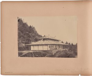 Nâgkunda. Bungalow inscenizacyjny we wnętrzu autorstwa Capt. Melville Clarke