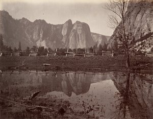 Cathedral Rocks, Yosemite, ca. 1872, wydrukowany ca. 1876. autorstwa Carleton E. Watkins.