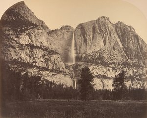2637 stóp Yosemite Fall, widok z przodu, 1861. autorstwa Carleton Emmons Watkins
