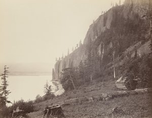 Przylądek Horn, rzeka Columbia, 1867 r. (zdjęcie) autorstwa Carleton Emmons Watkins