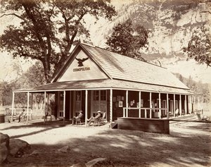 Salon Cosmopolitan, ca. 1872, wydrukowany ca. 1876. autorstwa Carleton Emmons Watkins