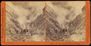 W kanonie diabła, gejzery autorstwa Carleton Watkins