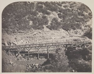 Most kolejowy, Cape Horn, hrabstwo Mariposa autorstwa Carleton Watkins