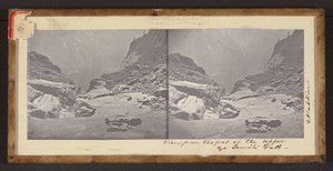 Widok z podnóża wodospadu Upper Yo Semite autorstwa Carleton Watkins