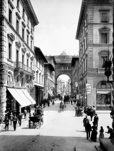 Via Strozzi, Florencja, ok. 1890 (zdjęcie czarno-białe)