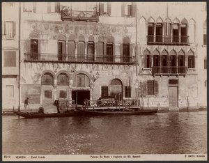 Pałac Da Mosto i prom SS Apostoli autorstwa Carlo Naya