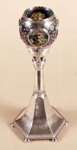 Emaliowana lampa Plique-a-jour, 1905-12 (metal i emalia) autorstwa Carrie Copson
