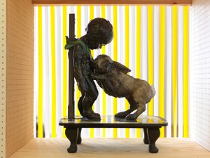 The Wonderful Story of the Tar Baby, 2010 (drewno, glina, tkanina, farba)
