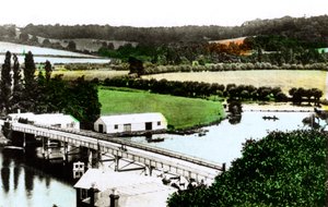 Cookham, Berkshire, 1926. autorstwa Cavenders Ltd