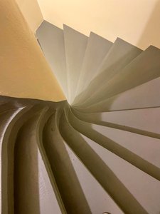 Kompozycja - Architektura, 2022 (zdjęcie ilustracyjne) autorstwa Cécile Jamet