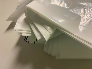 Skład - tworzywo sztuczne, 2022 (zdjęcie) autorstwa Cécile Jamet