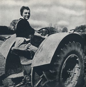 Lądowa dziewczyna, 1941