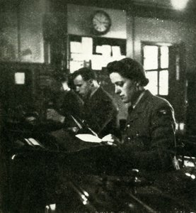 Na służbie sygnałowej, c1943. autorstwa Cecil Beaton