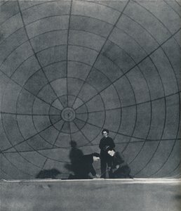Sieć WAAFS pracująca nad balonem, 1941