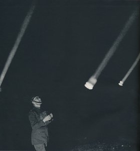 Wojna..., 1941 autorstwa Cecil Beaton