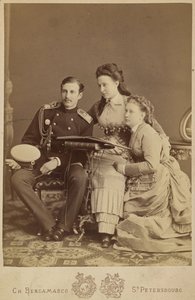 Aleksandra Iossifowna z Rosji (z domu księżna Aleksandra z Saksonii Altenburg), Mikołaj Konstantynowicz z Rosji i Wiera Konstantynowna z Rosji - wielka księżna Aleksandra Iosifowna, wielki książę Mikołaj Konstantynowicz i wielka księżna Wiera Konstantynown