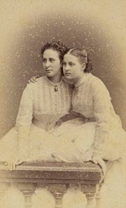 Aleksandra Iossifovna z Rosji (z domu księżna Aleksandra z Saksonii Altenburg) i Olga Konstantynowna z Rosji - Portret wielkiej księżnej Aleksandry Iosifovny (1830-1911) i wielkiej księżnej Olgi Konstantynówny z Rosji (1851-1926), autorstwa Bergamasco, Cha autorstwa Charles Bergamasco
