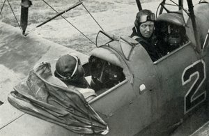 Pilot RAF uczący się latać podczas II wojny światowej, 1941 r.