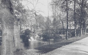 Bordeaux: Jardin-Public, most rustykalny (zdjęcie czarno-białe) autorstwa Charles Chambon