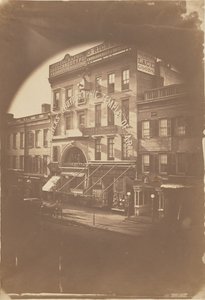 [Fotograficzna świątynia sztuki Fredricksa].