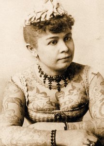 Portret Annie Howard - wytatuowanej damy, ok. 1898 r. (zdjęcie gabinetowe)